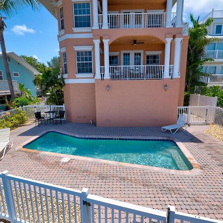 Hibiscus Hideaway Condo Walk To Historic Bridge St Bradenton Beach Exterior photo