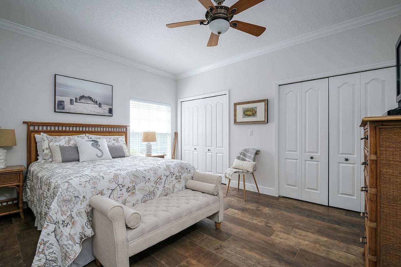 Hibiscus Hideaway Condo Walk To Historic Bridge St Bradenton Beach Exterior photo